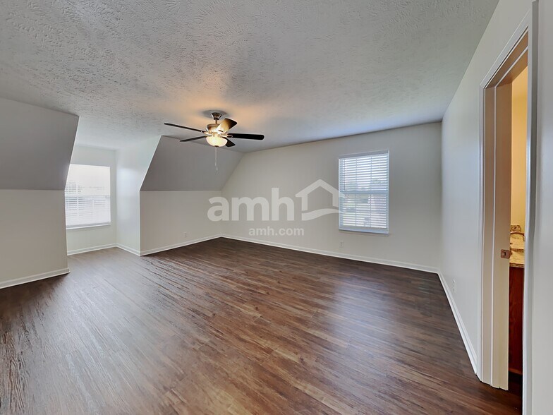 Building Photo - 1609 Carrick Dr