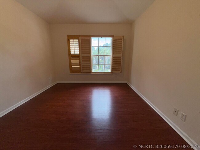 Building Photo - 1083 Woodfield Rd