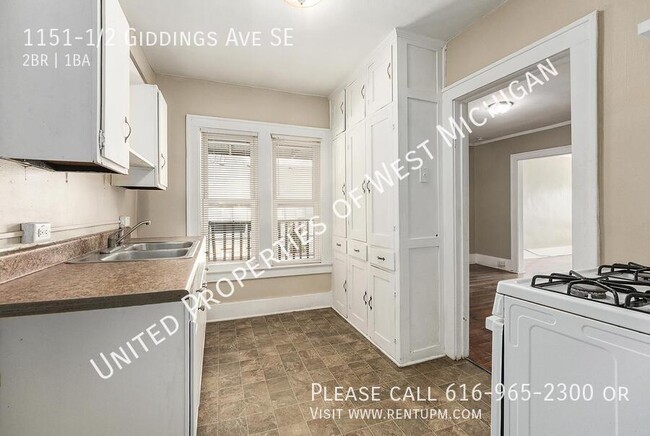 Building Photo - Available Now | 2 Bedroom Upper Level Apar...