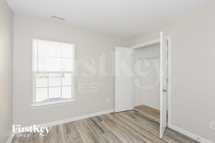 Building Photo - 1401 Bray Dr