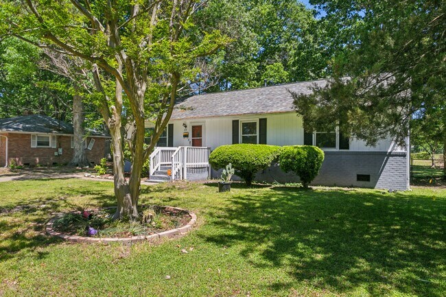 Building Photo - 314 Martha Lee Dr