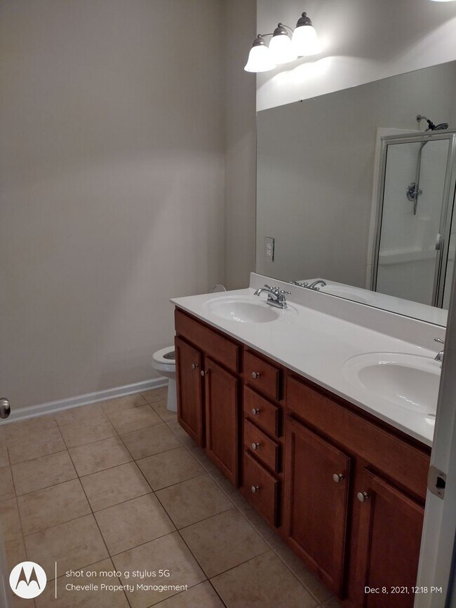 Building Photo - Beautiful 5 bedroom FOR RENT