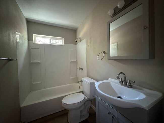 Building Photo - 1714-1716 Stewart St