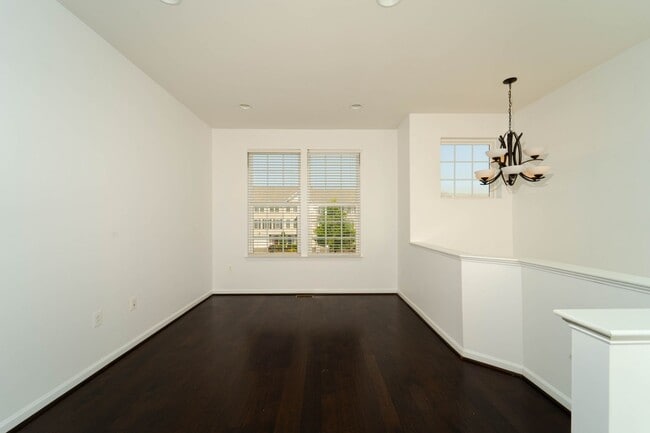 Building Photo - 8381 Scotland Loop