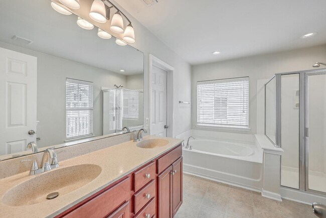 Building Photo - 230 Cameron St