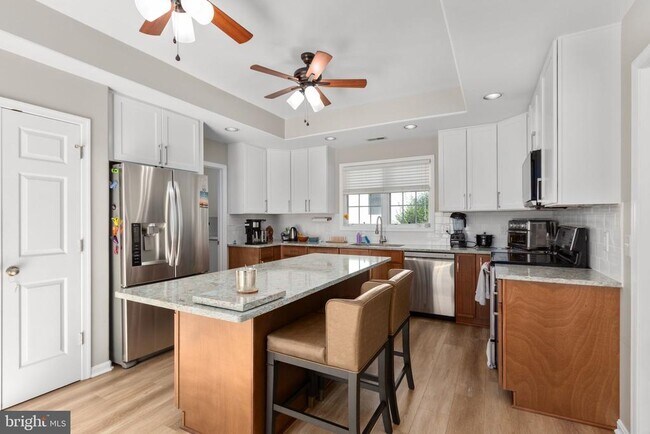 Building Photo - 4210 Stonehaven Way