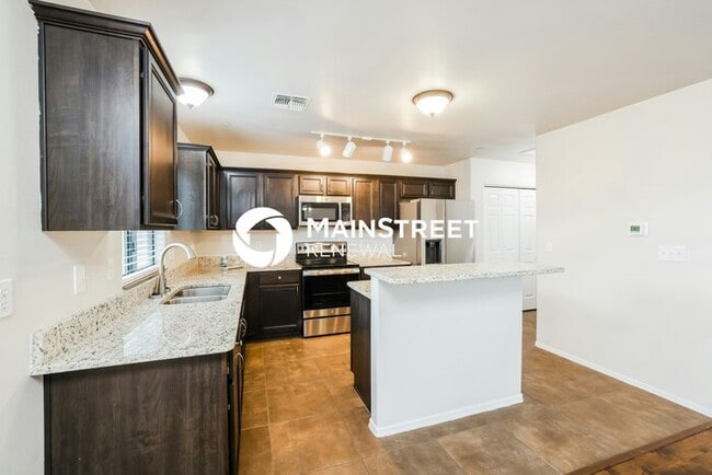 Building Photo - 3 Bedroom Pet-Friendly Home in VAIL, AZ with Main Street Renewal
