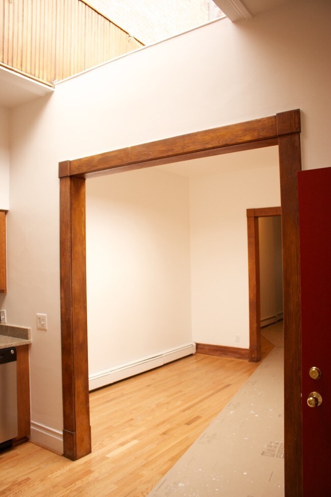 Building Photo - 210 S Main St