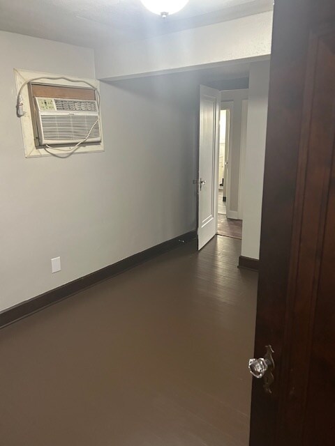 Building Photo - 598 Blaine Ave