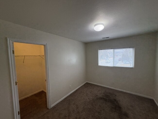 Building Photo - 1884 Sunset Rd