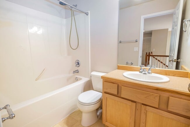 Building Photo - Charming 4 Bedroom 2.5 Bath Home