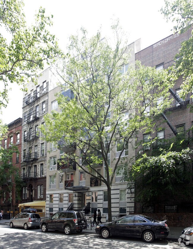 Building Photo - The Saint