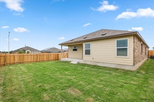 Building Photo - 104 Winged Foot Ct