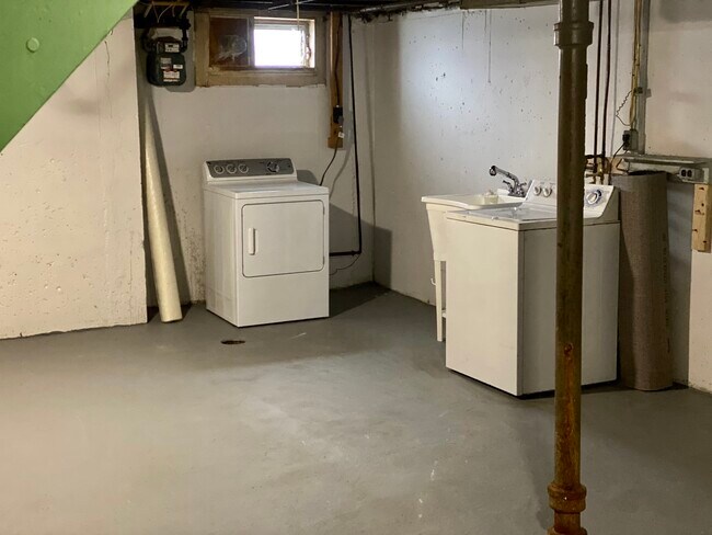 Building Photo - 5521 Wheeler St