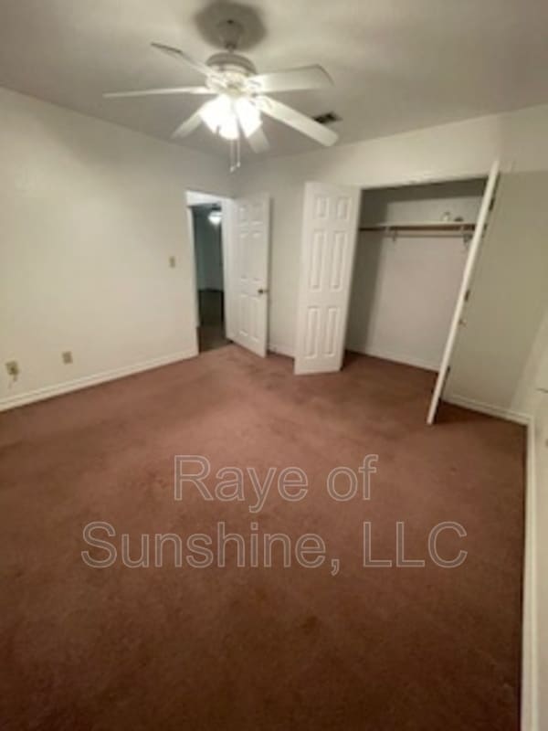Building Photo - 282 N Pecan St