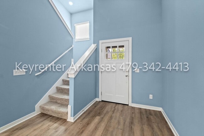 Building Photo - Beautiful 2 Bed, 3 Bath Home Just Off Weddington!