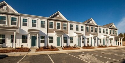 Building Photo - BEAUTIFUL 2 Bedroom in MIDLAND- FALL MOVE ...