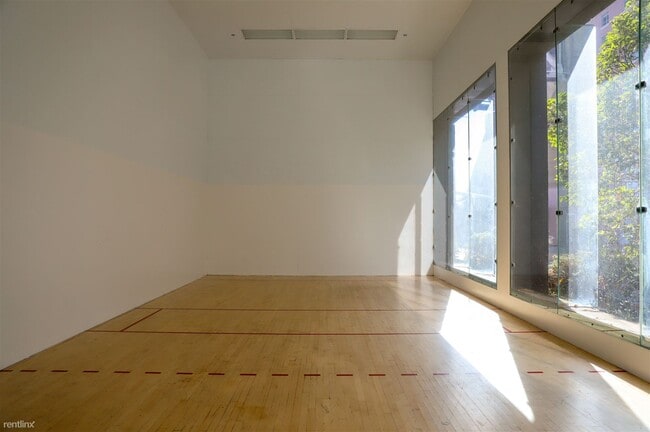 Building Photo - Studio, 1 bath Condo - 201 Harrison Street...