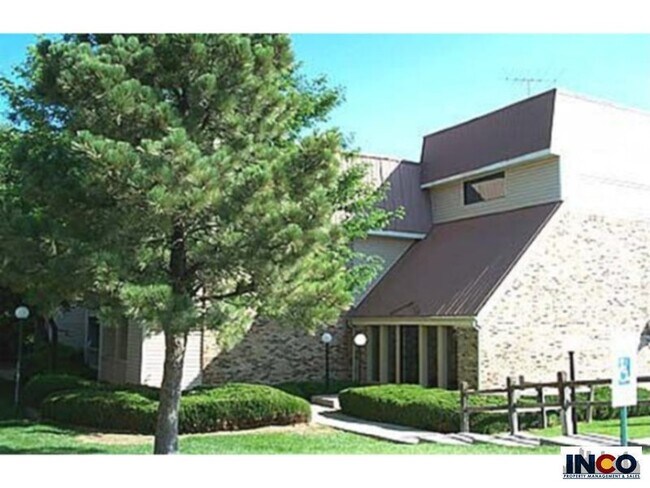 Building Photo - 14701 E Tennessee Dr
