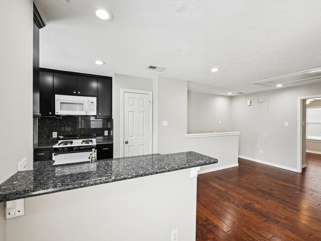 Building Photo - 1405 Bailey St