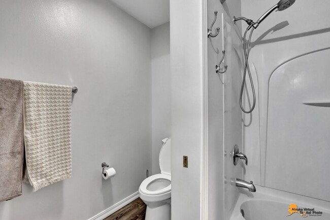 Building Photo - Stunning 3 Bedroom Home in East Anchorage with Garage