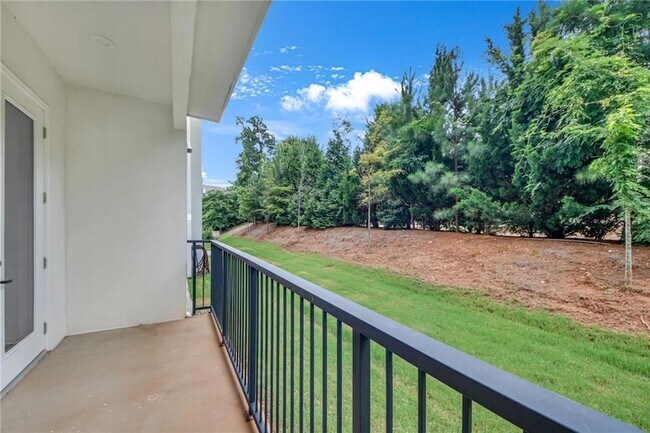 Building Photo - 6890 Peachtree Dunwoody Rd