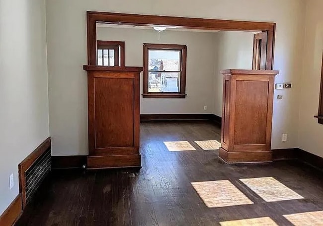 Primary Photo - Amazing three bedroom and two bath in the ...