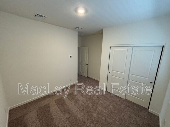 Building Photo - 675 N Crowned Dove Trail