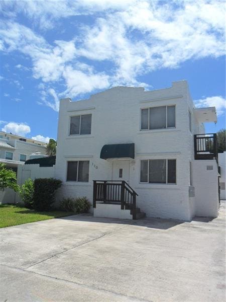 Building Photo - 110 NE 16th Terrace