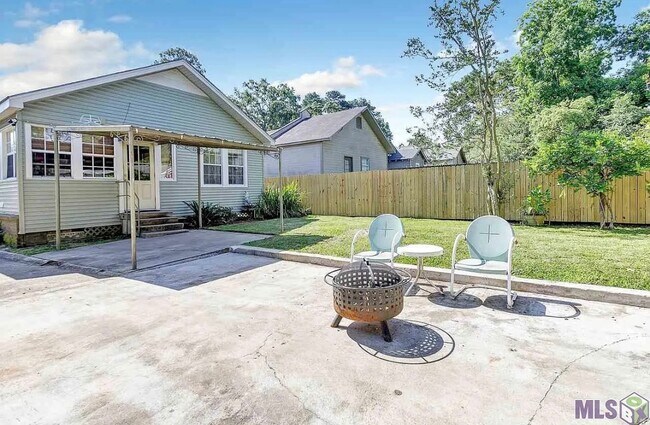 Building Photo - 612 Arlington Ave