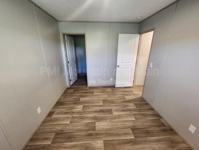 Building Photo - 102 Indian Camp Branch Rd