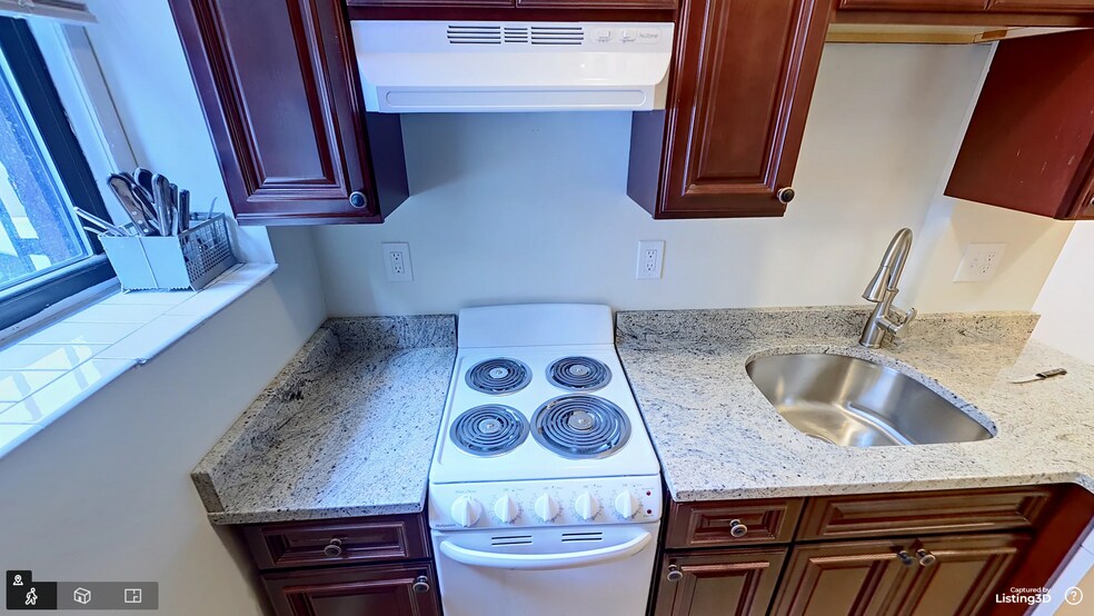 Building Photo - 110 Saint Stephen St