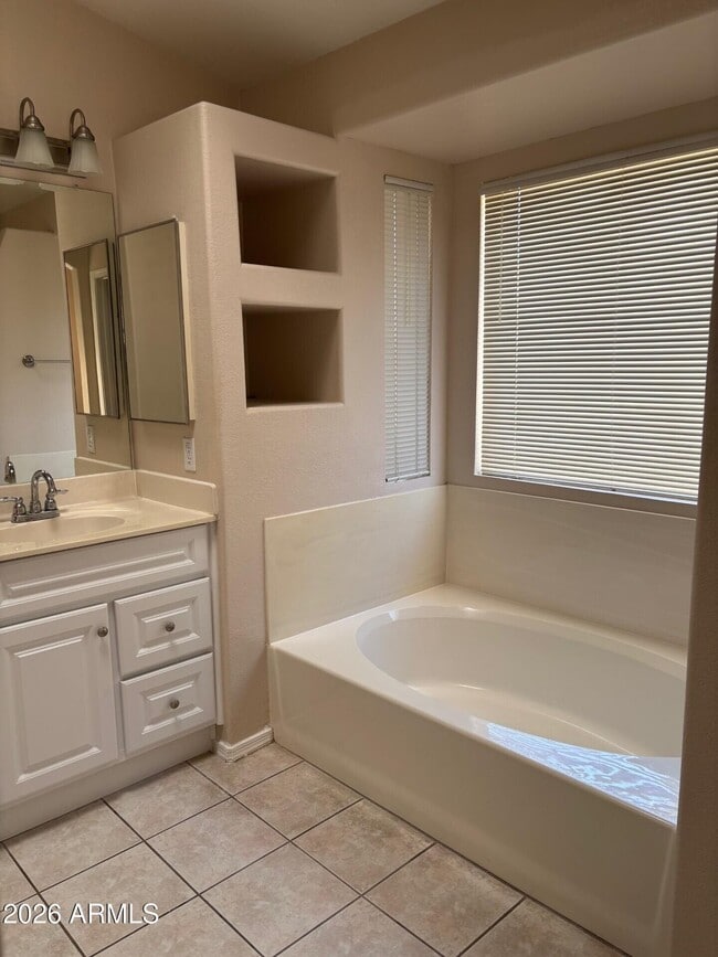 Building Photo - 4814 W Ponderosa Ln