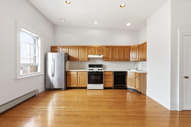 Building Photo - 249 8th St