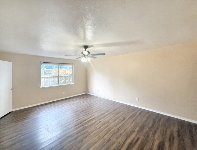 Building Photo - 7612 Nutwood Pl