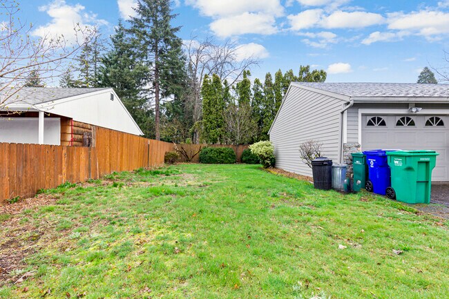 Building Photo - 18605 NE Everett Ct