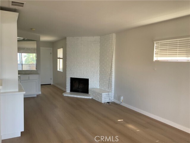Building Photo - 814 W Balboa Blvd