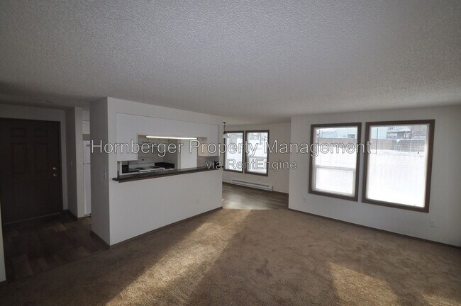 Building Photo - 8705 N Colton St