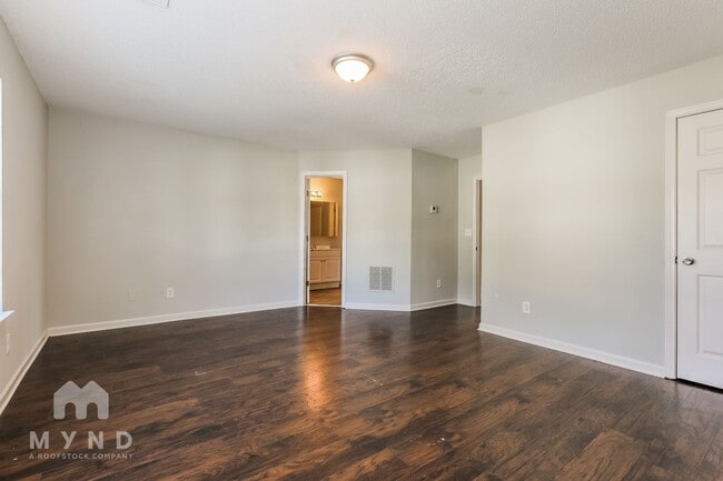 Building Photo - 1211 Brookstone Rd