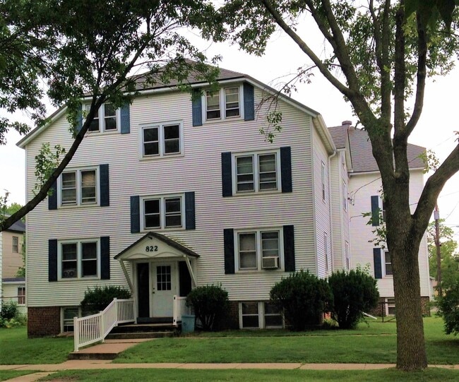Whitney Manor - 822 Pine St
