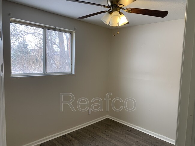 Building Photo - 952 Mayfield Pl