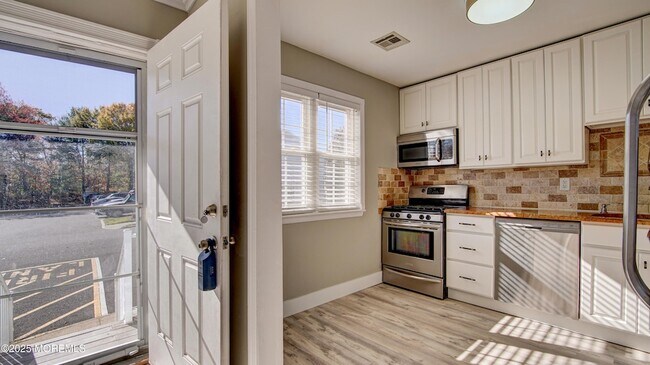 Building Photo - 60 County Rd