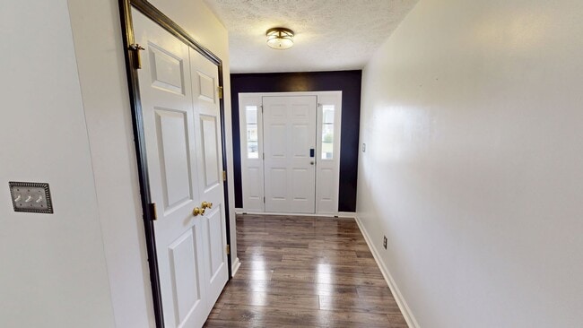 Building Photo - Updated Ranch w/ Bonus in Hope Mills!