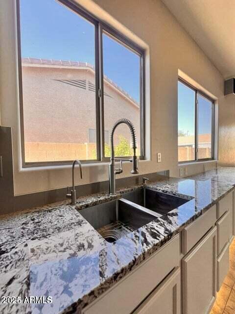 Building Photo - 1683 S Heritage Dr