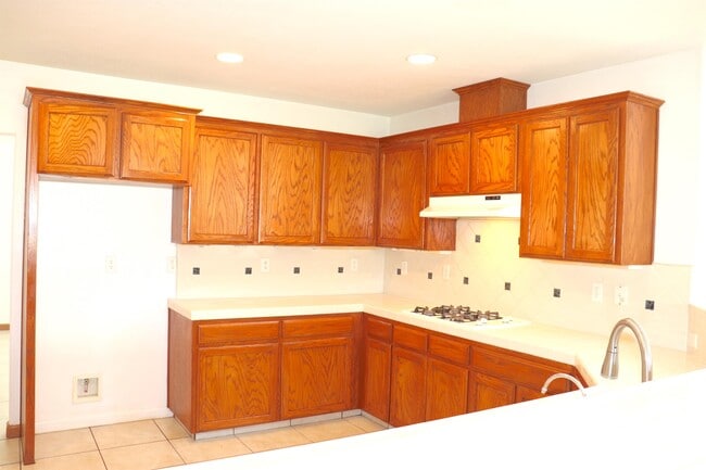 Building Photo - 2346 E Early Ave