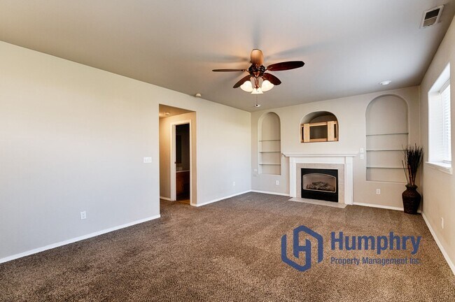 Building Photo - Beautiful home located just minutes from Settler's Park!