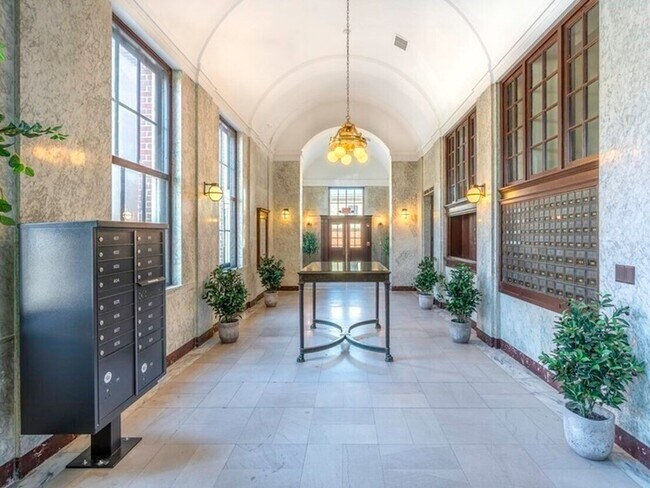 Building Photo - 6 Main St Ext