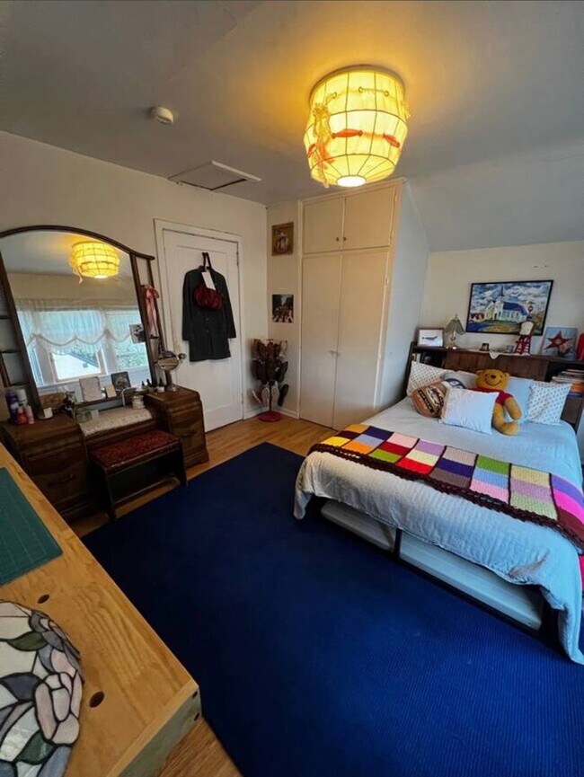 Building Photo - 338 N Garden St