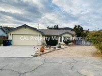 Building Photo - Rare 4 bedroom 2 bath rental in Pine Meadow Estates King City!