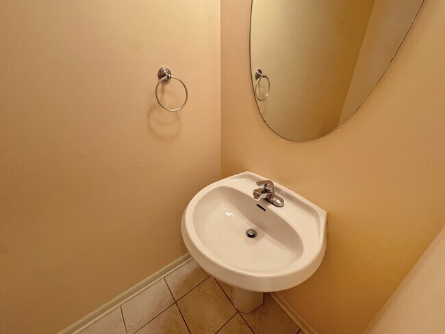 Building Photo - 1214 Dustins Way